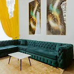 ホテル Andor Luxury & Duplex Kryemëdhej