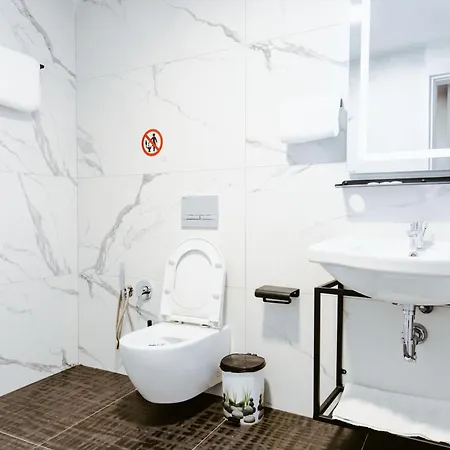 Andor Luxury & Duplex מלון