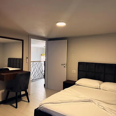 Andor Luxury & Duplex מלון 3*