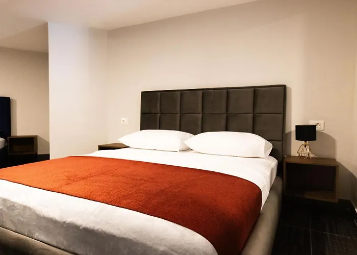 Andor Luxury & Duplex Kryemëdhej