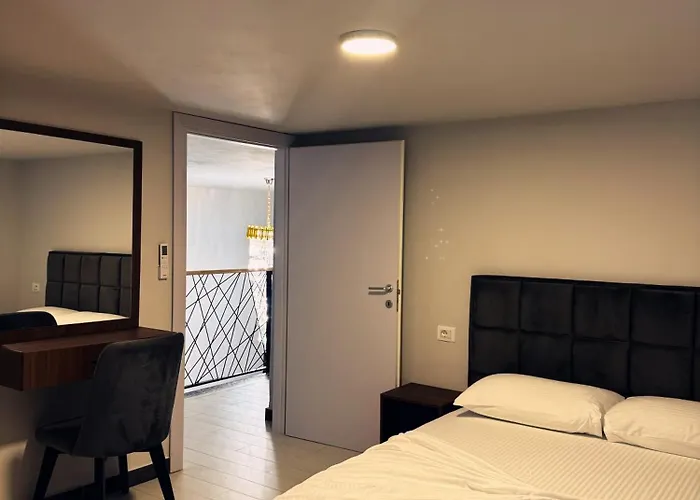 Andor Luxury & Duplex ホテル 4*